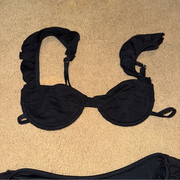 Lioness black Ruffled Bikini Set - Picture 6 of 6